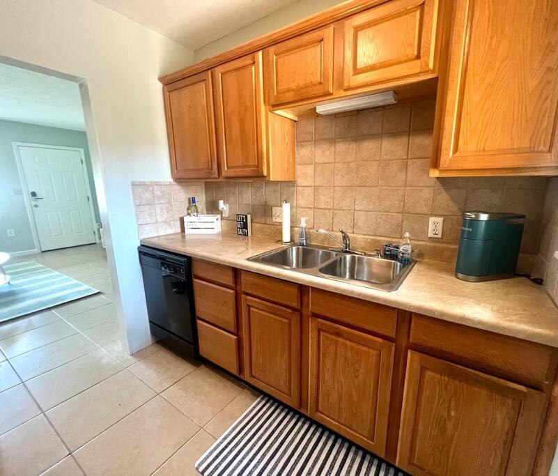 Beach Bungalow In Downtown Cocoa Beach Villa Exterior photo