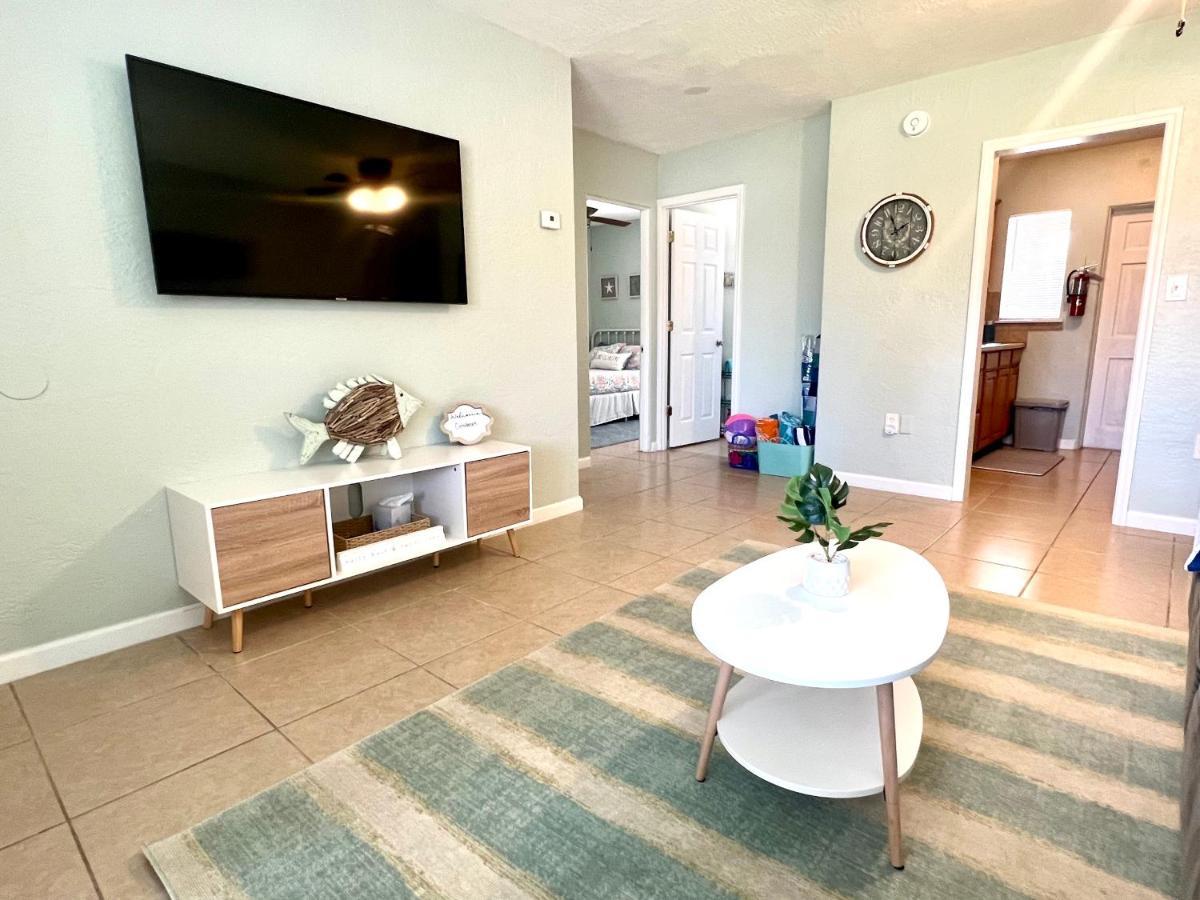 Beach Bungalow In Downtown Cocoa Beach Villa Exterior photo