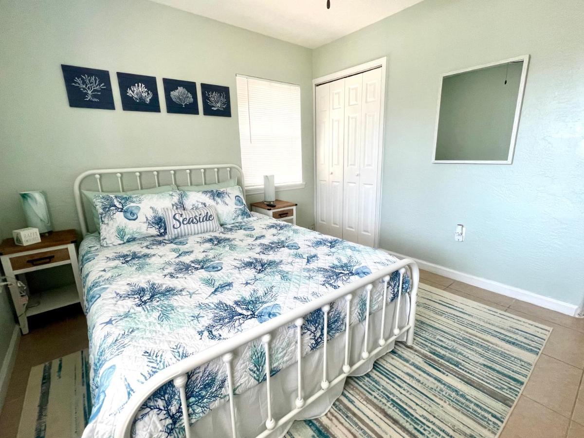 Beach Bungalow In Downtown Cocoa Beach Villa Exterior photo