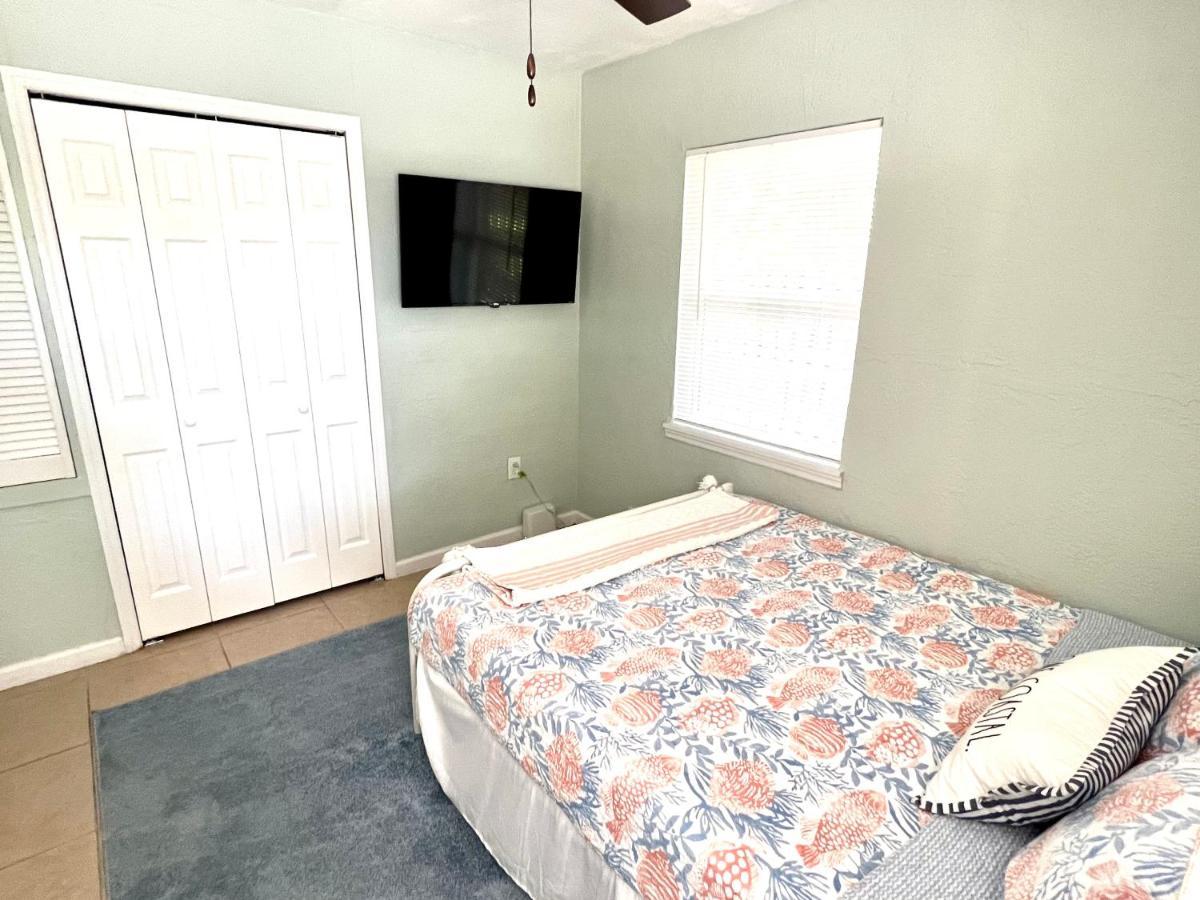 Beach Bungalow In Downtown Cocoa Beach Villa Exterior photo